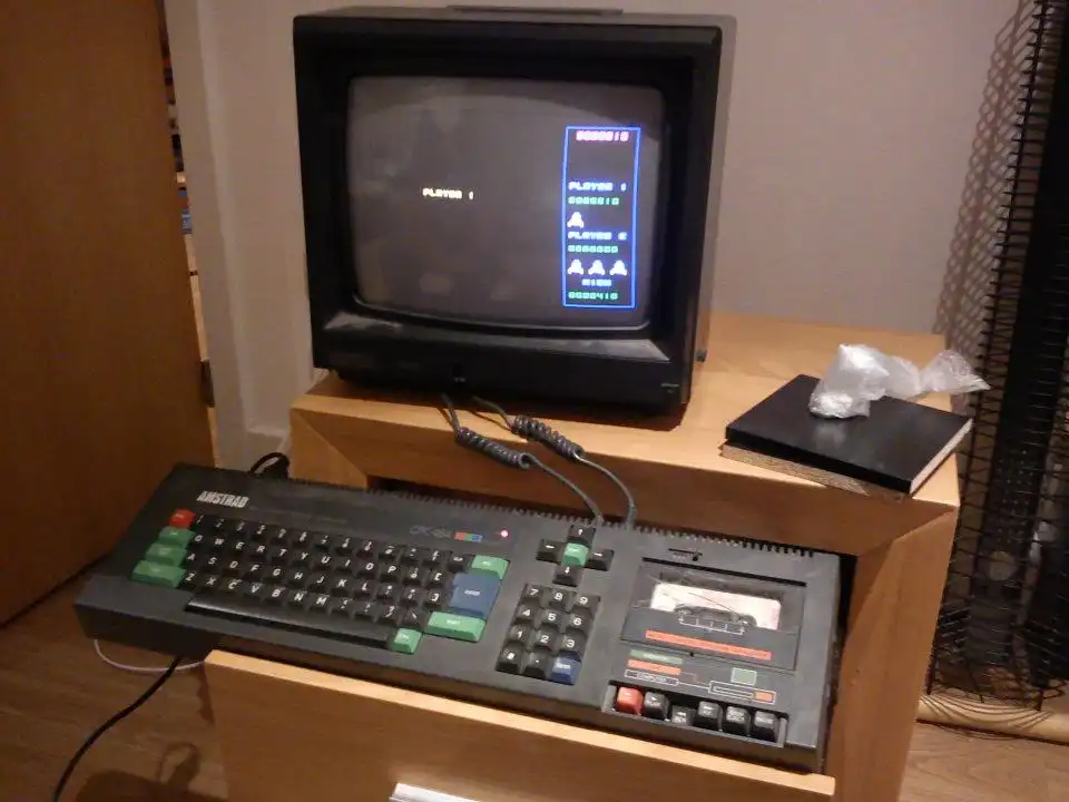 Amstrad CPC 464 retro gaming setup